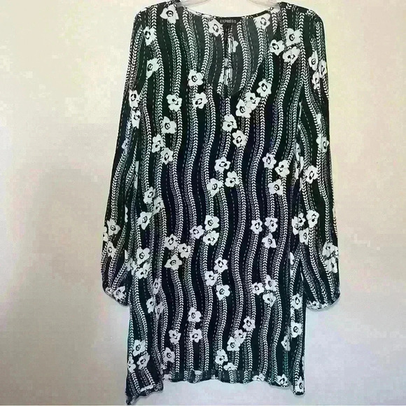 Express Women’s Size Large Black Flower Dress Long Sleeve with white poppy Print - Picture 1 of 6